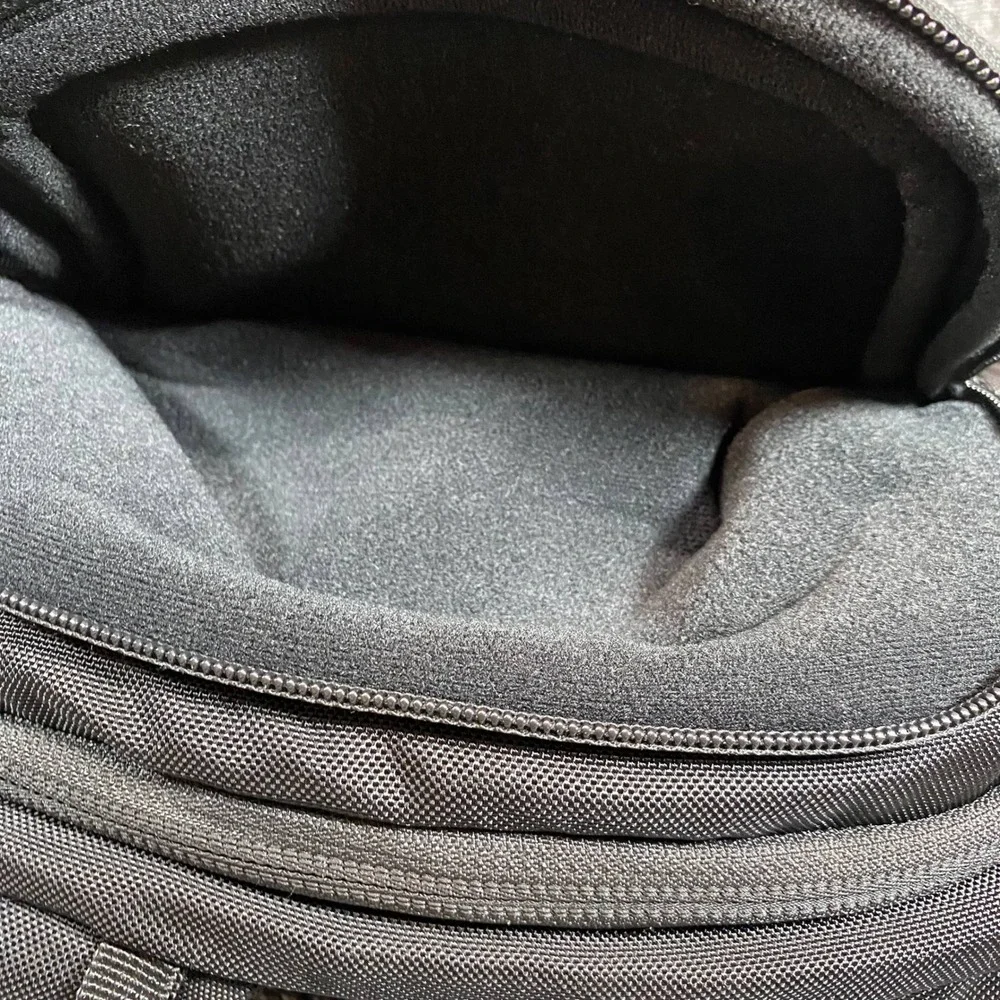 Oakley VSL Icon Backpack Blackout FOS901774 NWT Laptop Tactical Travel Bag 150
